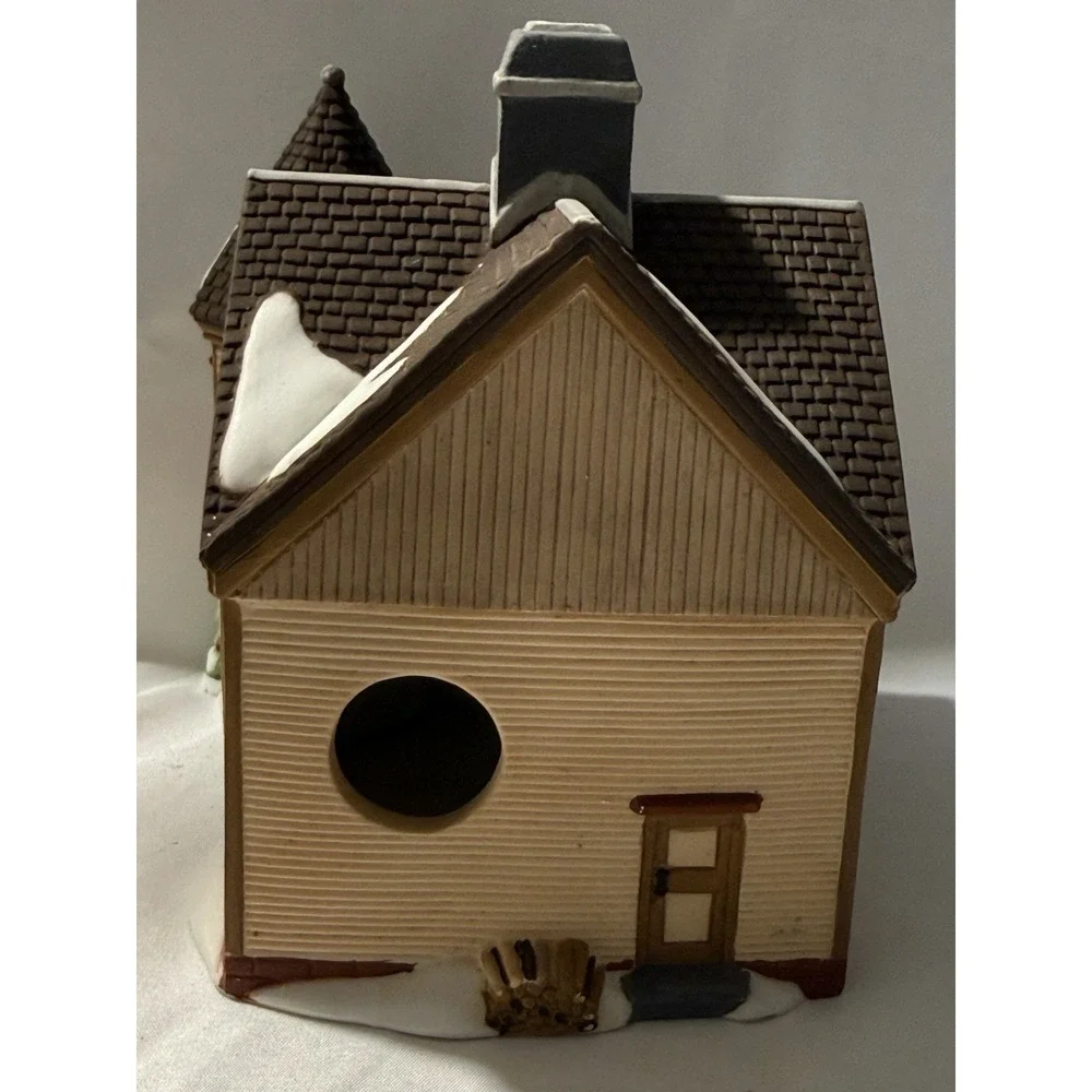 Dept 56 Thomas T Julian House New England Village 5657-0 w Box Lights Up